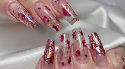 40 unhas encapsuladas com glitter para brilhar com elegância