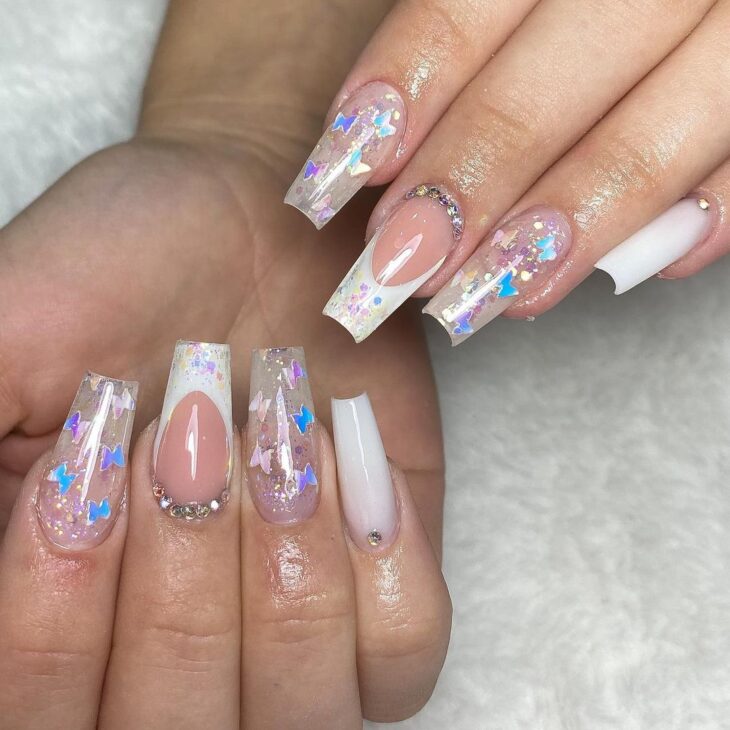 unhas encapsuladas com glitter 47