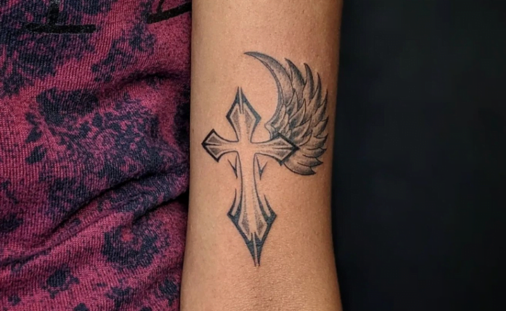 tatuagem de cruz 70