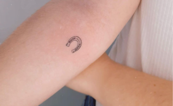 tatuagem feminina no braço 131