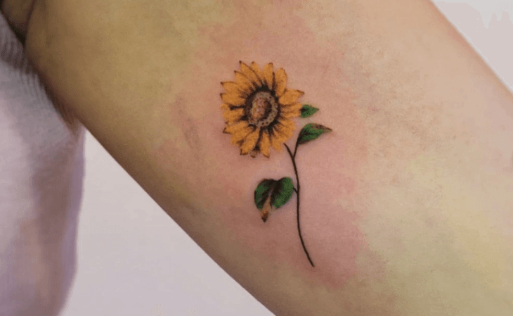 tatuagem feminina no braço 61