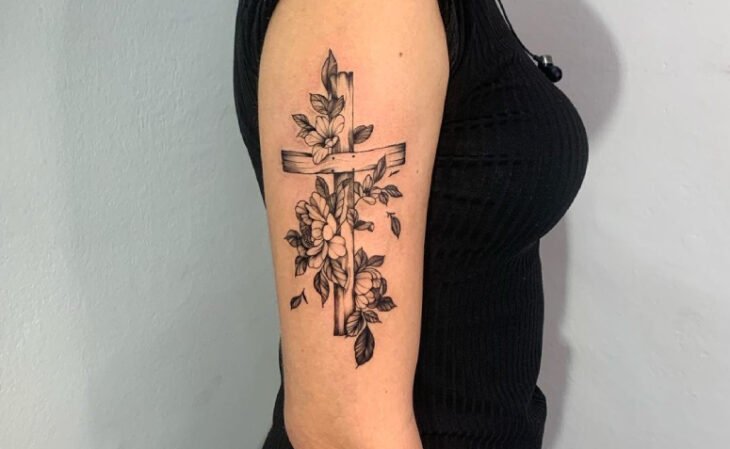 tatuagem de cruz 102