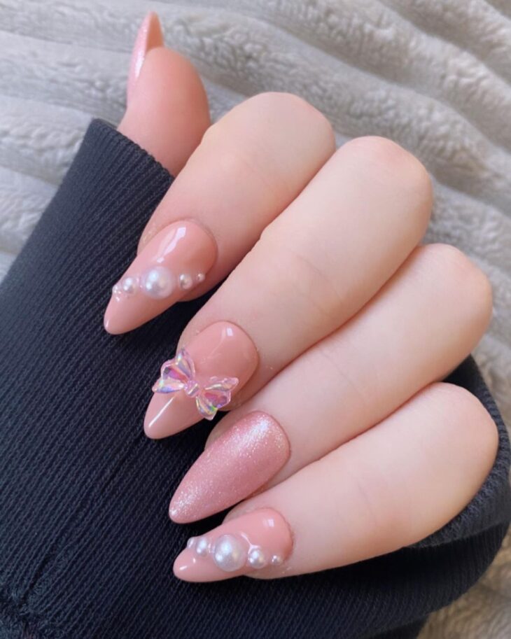 Unhas almond decoradas rosas