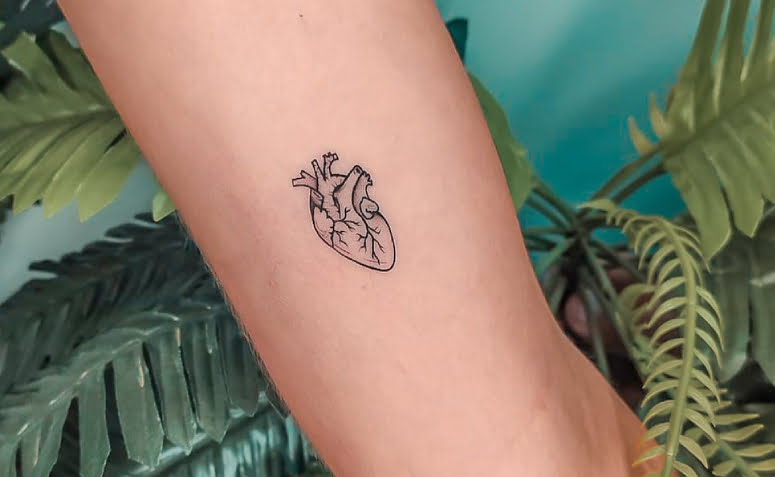 tatuagem feminina no braço 106
