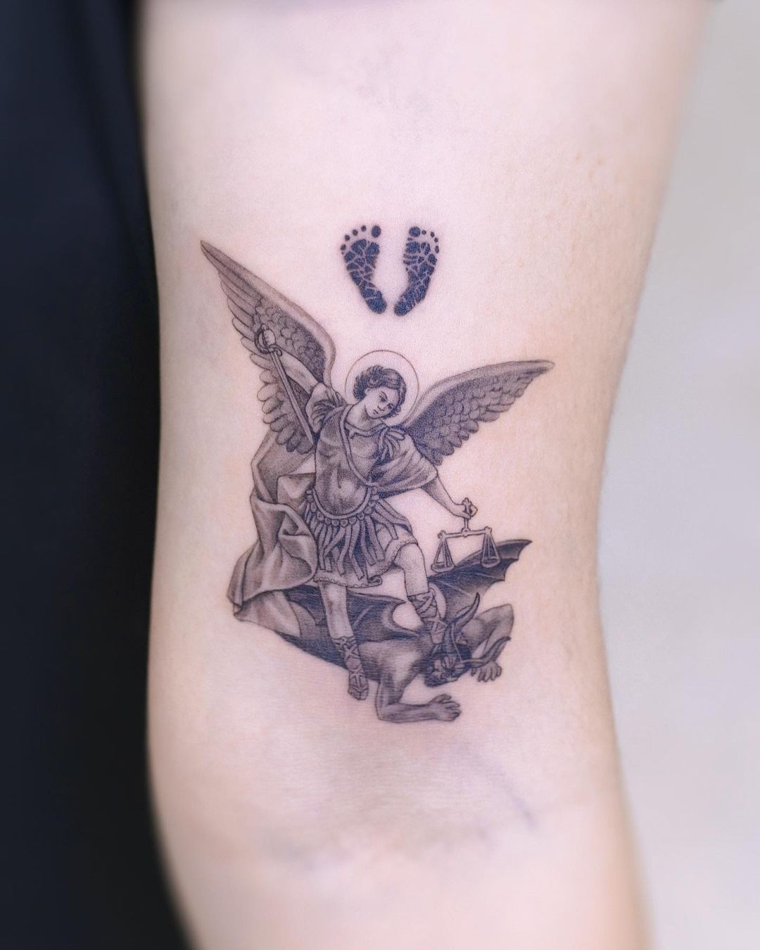 Tatuagem de anjo: 50 ideias que simbolizam amor e proteção