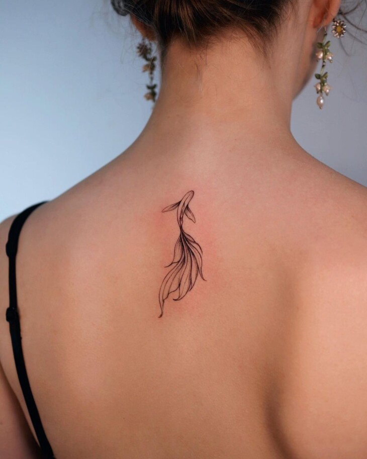 tatuagem nas costas feminina 63