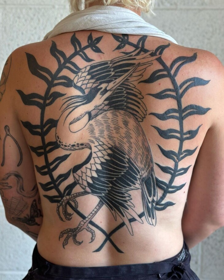 tatuagem nas costas feminina 93