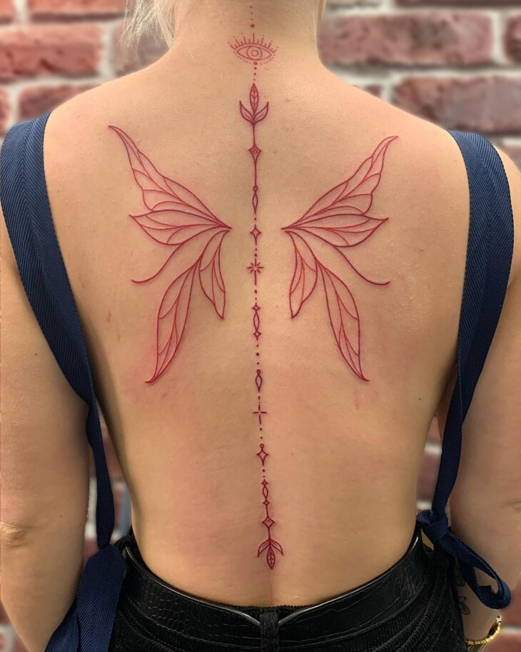 tatuagem nas costas feminina 81