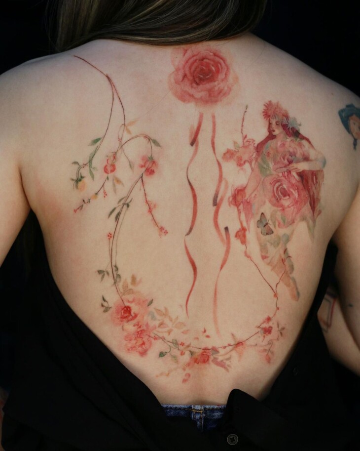 tatuagem nas costas feminina 123