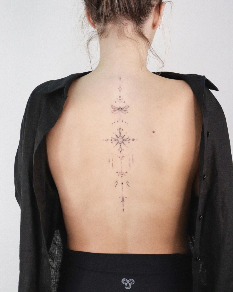 Tatuagem nas costas femininas: 70 artes para fazer a sua