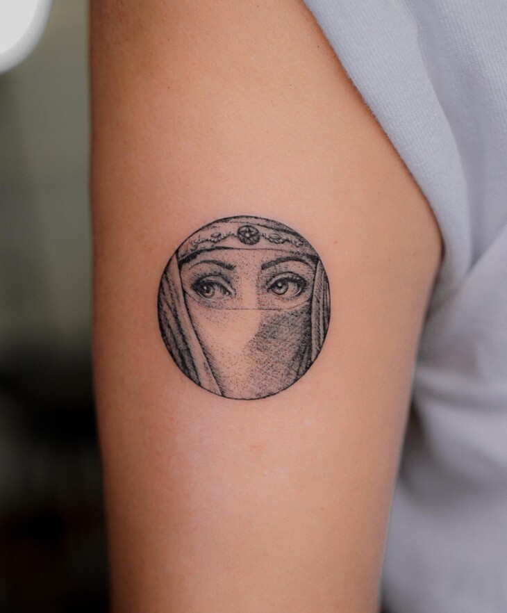 tatuagem feminina no braço 75