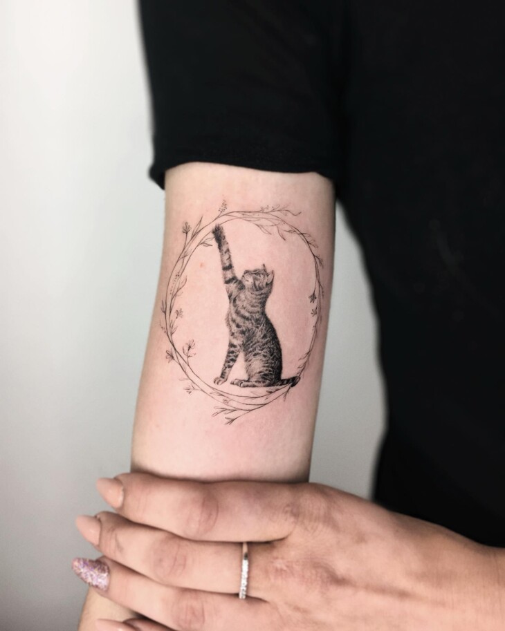 tatuagem feminina no braço 78