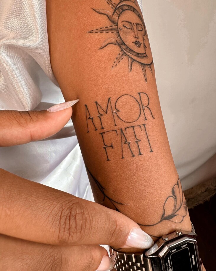 tatuagem feminina no braço 90