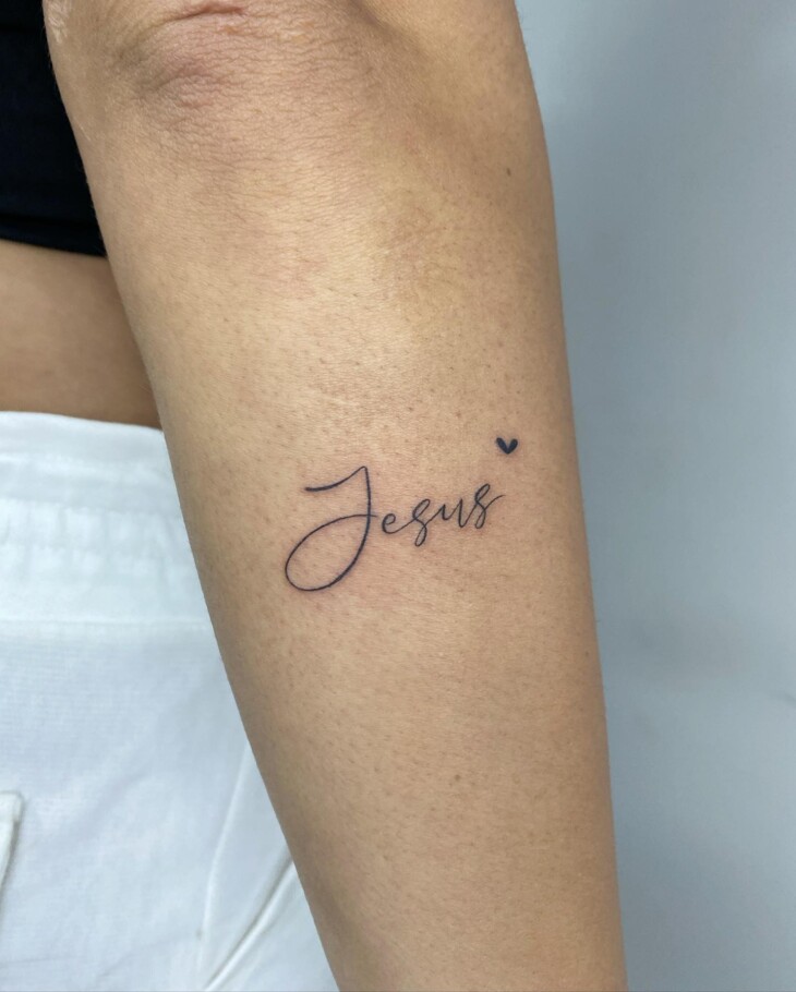 tatuagem feminina no braço 94