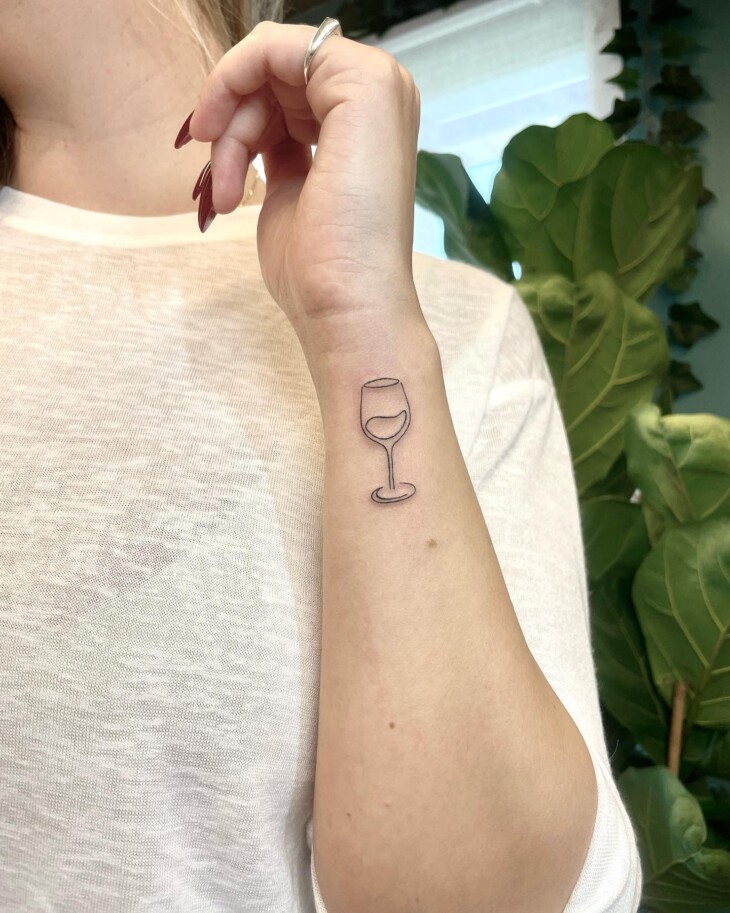 tatuagem feminina no braço 96