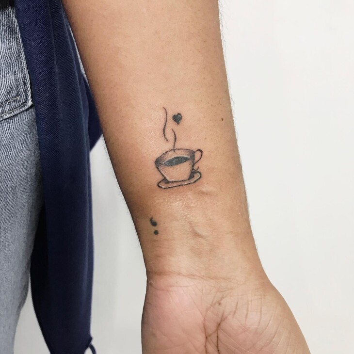tatuagem feminina no braço 99
