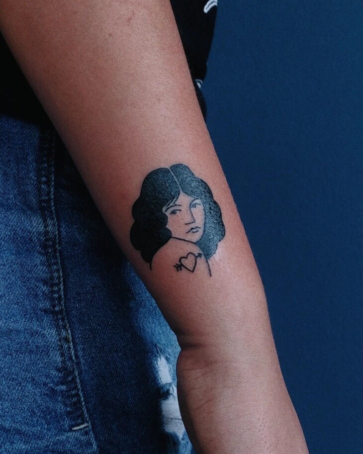 tatuagem feminina no braço 102