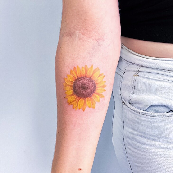 tatuagem feminina no braço 114