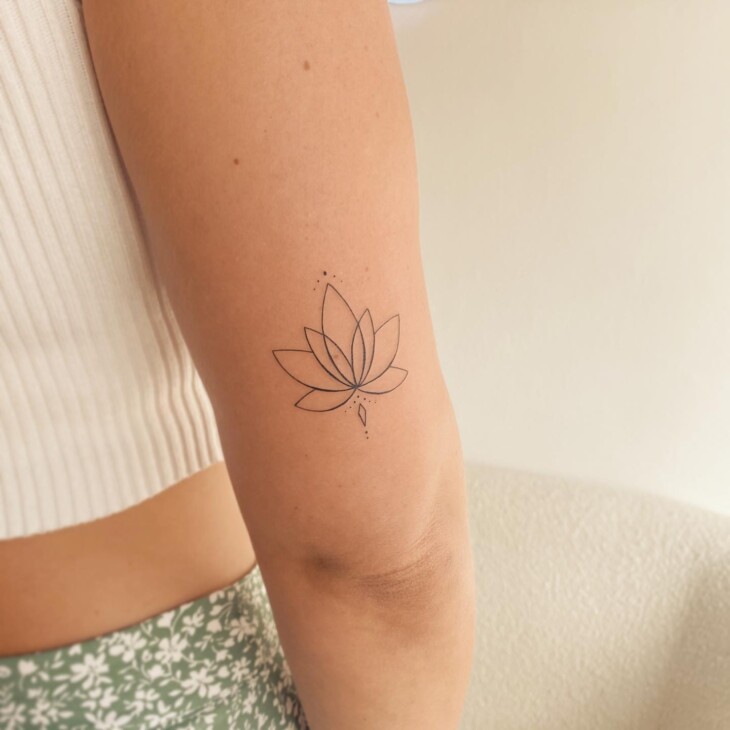 tatuagem feminina no braço 117