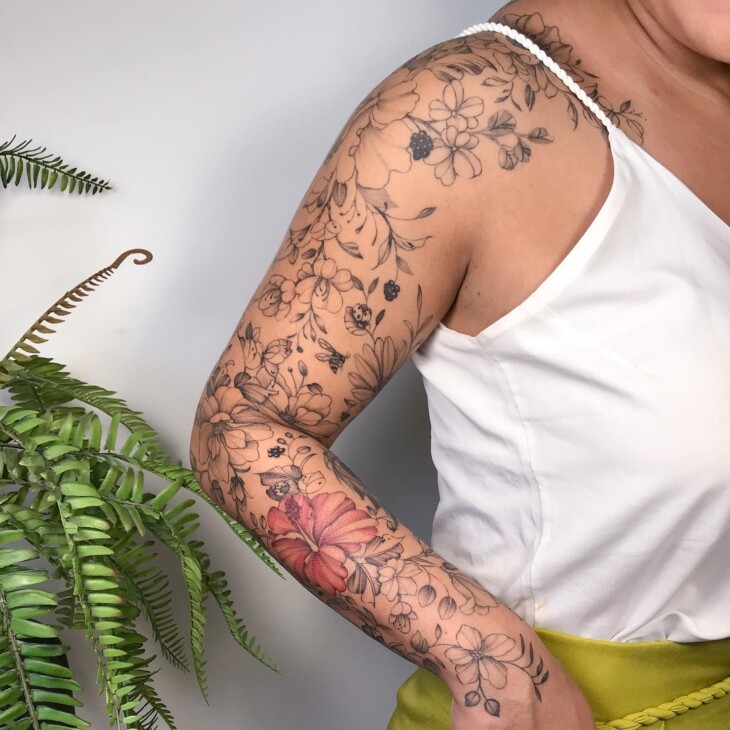 tatuagem feminina no braço 118