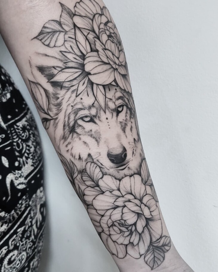 tatuagem feminina no braço 120
