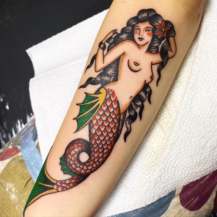 tatuagem feminina no braço 135