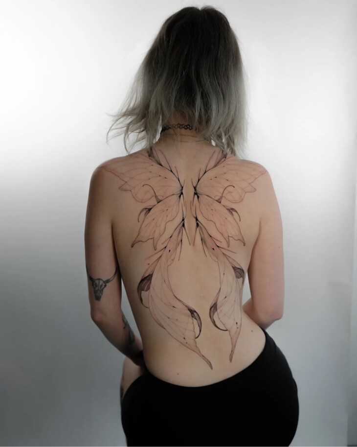 tatuagem nas costas feminina 102
