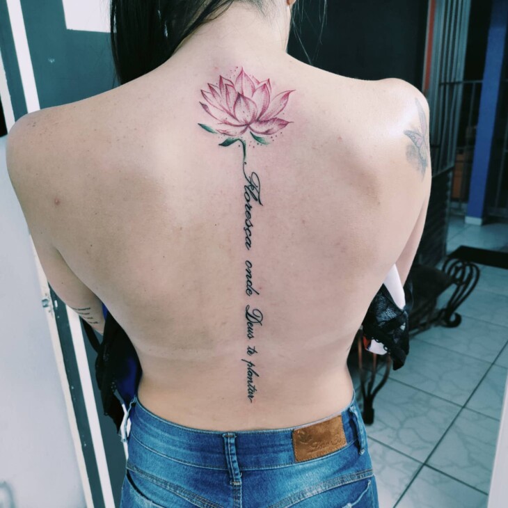 tatuagem nas costas feminina 103