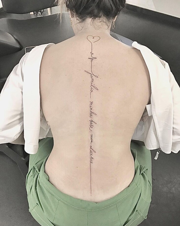 tatuagem nas costas feminina