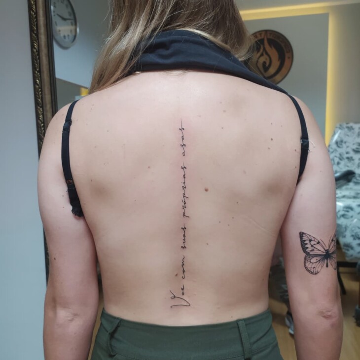 tatuagem nas costas feminina 111