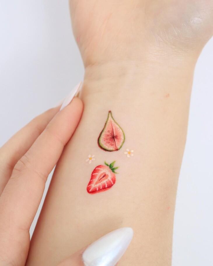 tatuagem feminina no braço 100