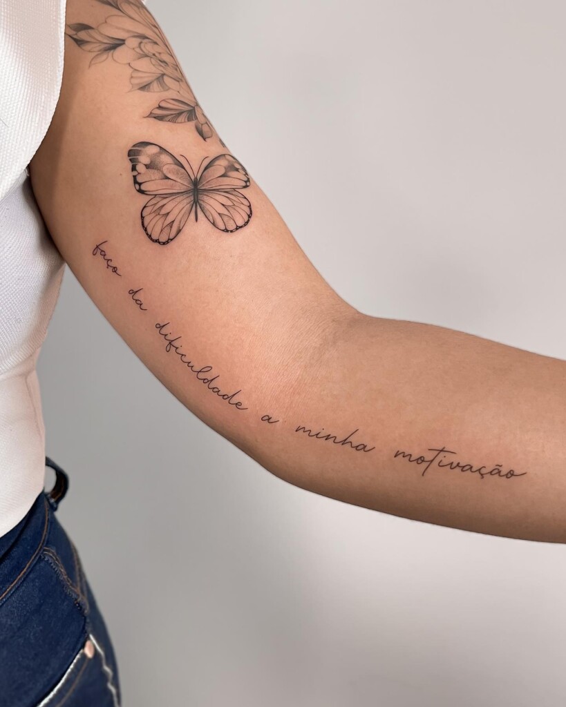 tatuagem de borboleta com frase