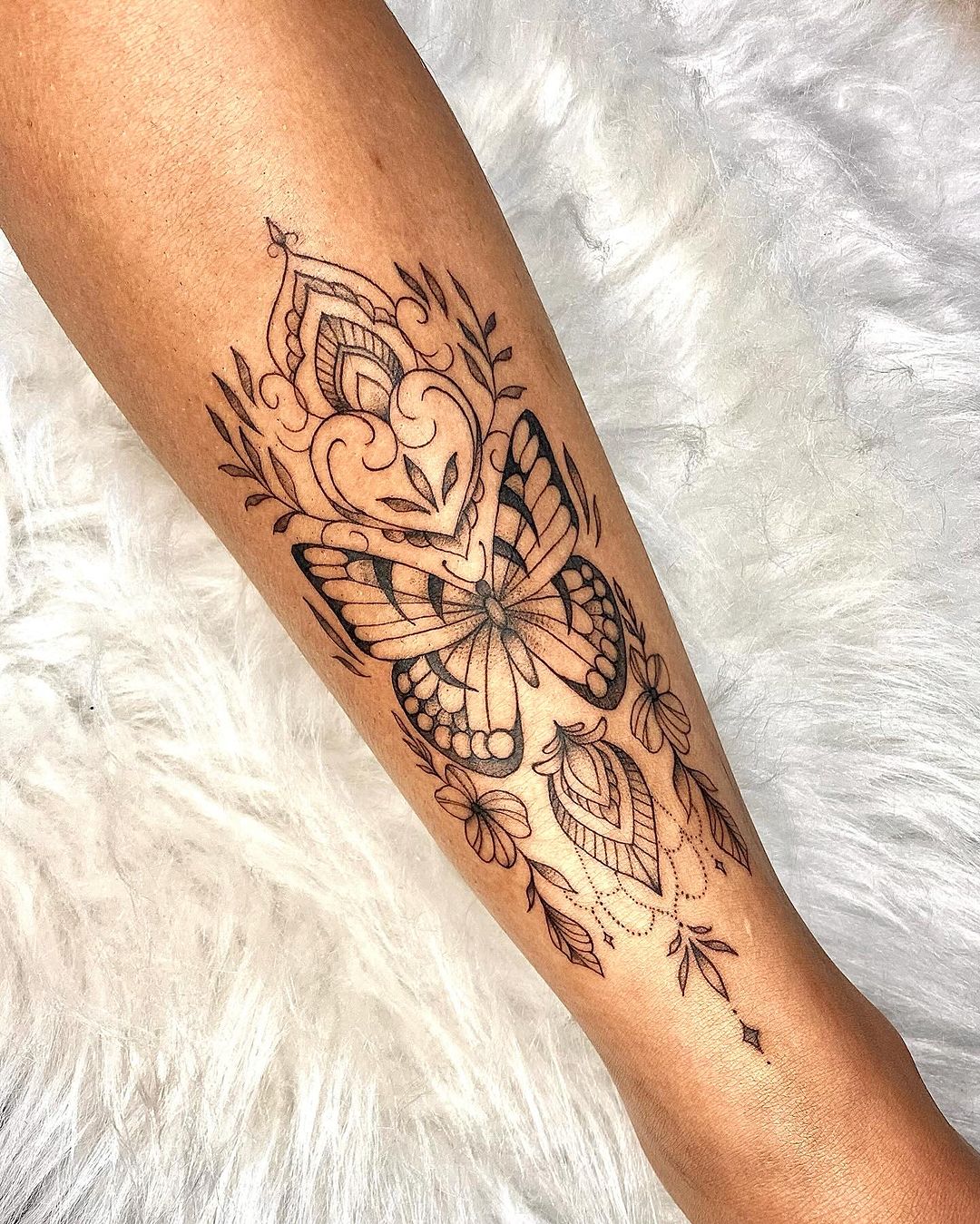 Tatuagem na canela: 55 ideias que ganharão seu coração